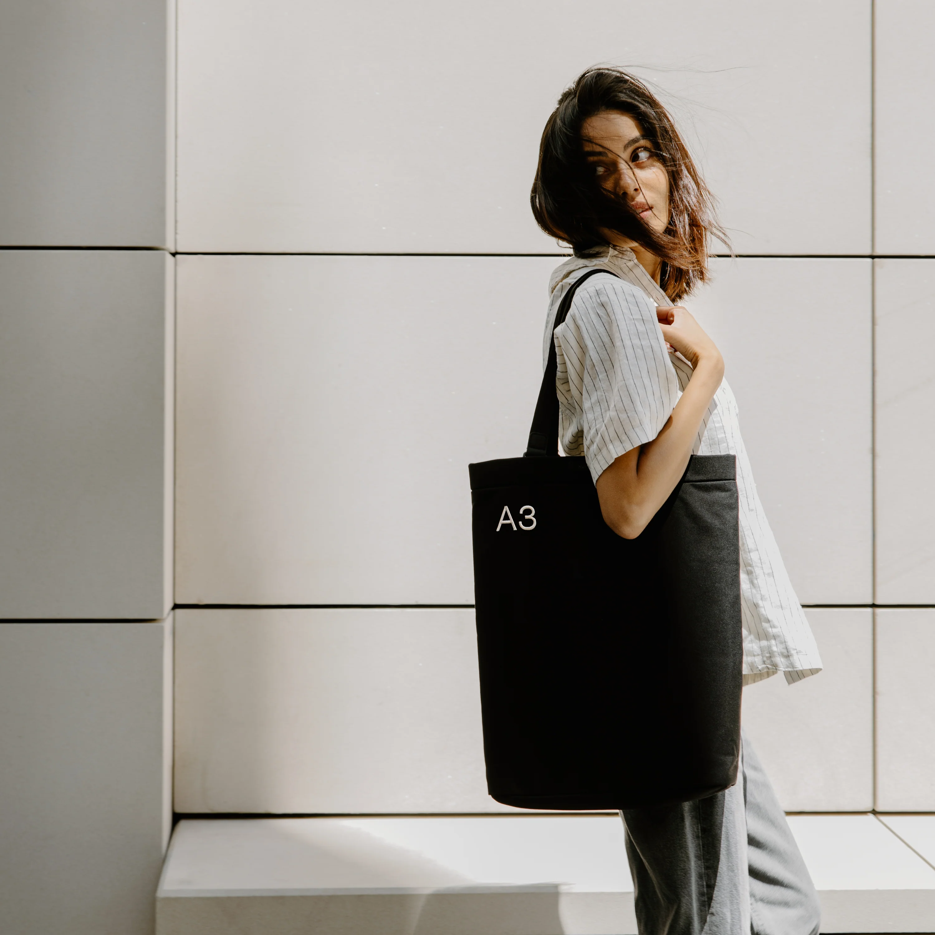 A3 Daily Tote - Image 12
