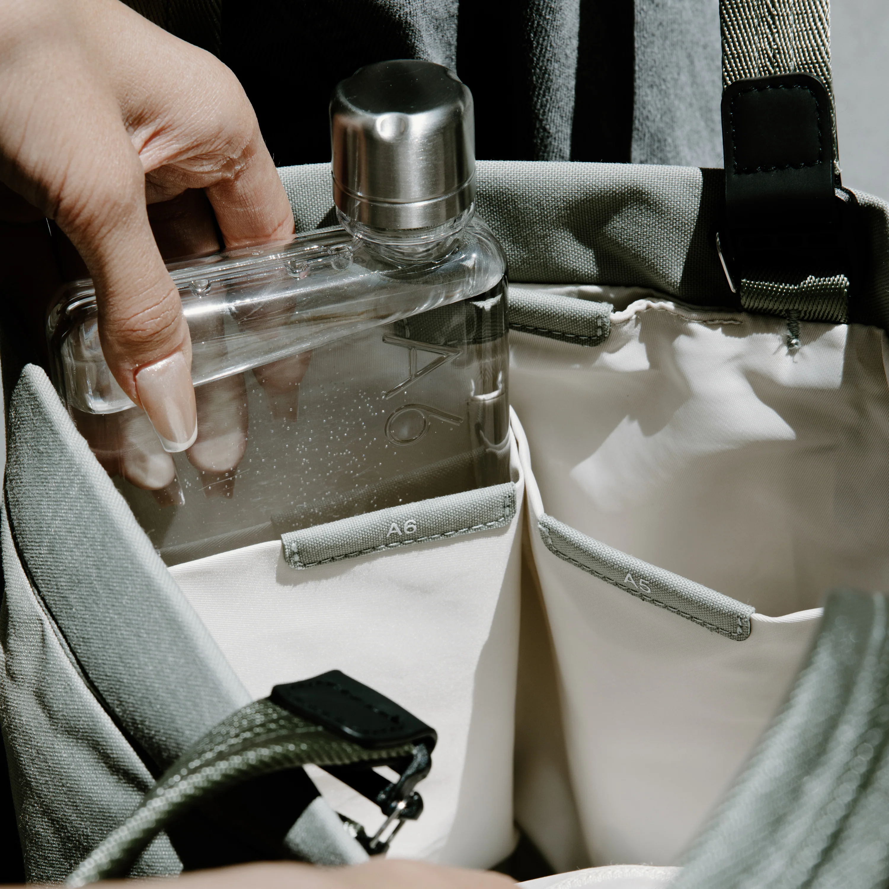 A3 Daily Tote - Image 4