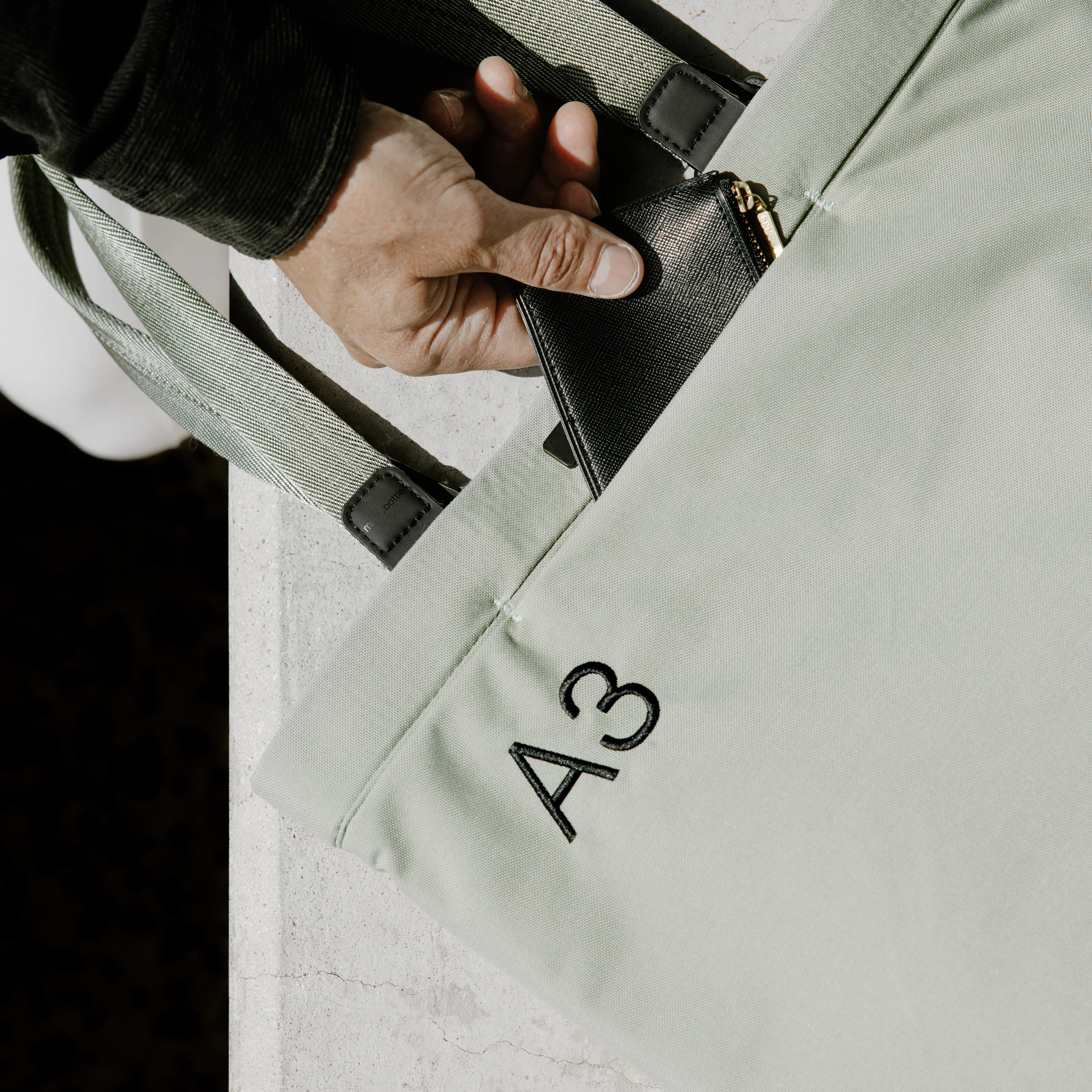 A3 Daily Tote - Image 8